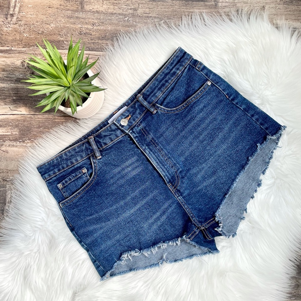 🌺Zara High rise cut off jean shorts- medium wash